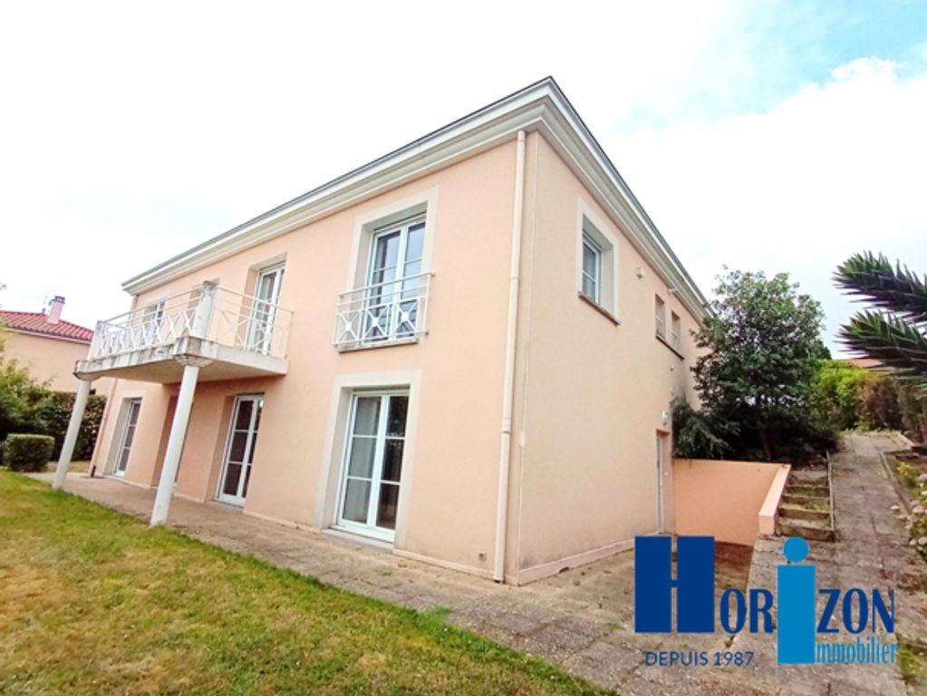 Maison à vendre, 209m², Saint-Genest-Lerpt
