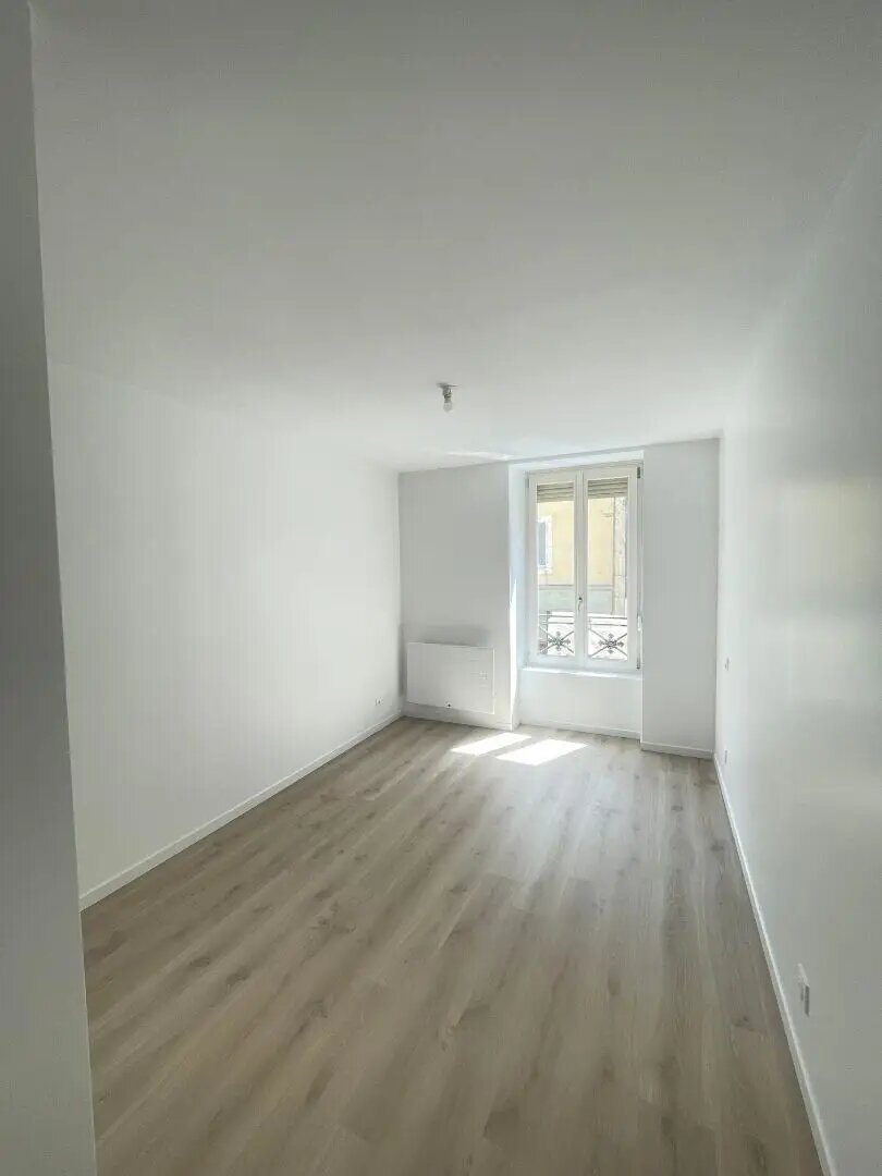 Appartement à louer, 78m², Gray