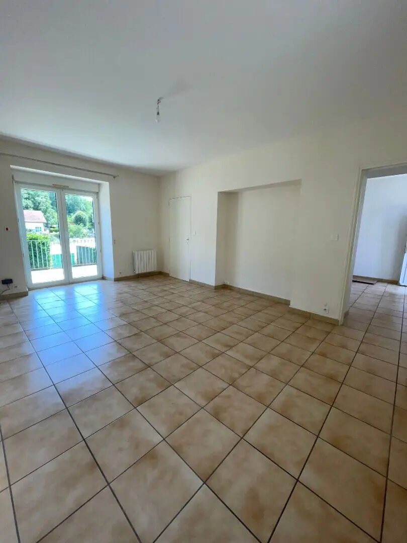 Appartement à louer, 77m², Dampierre-sur-Salon