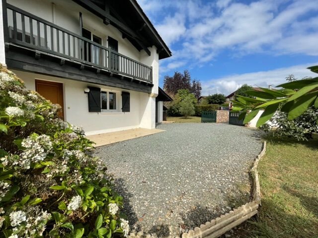 Maison à louer, 121m², Itxassou