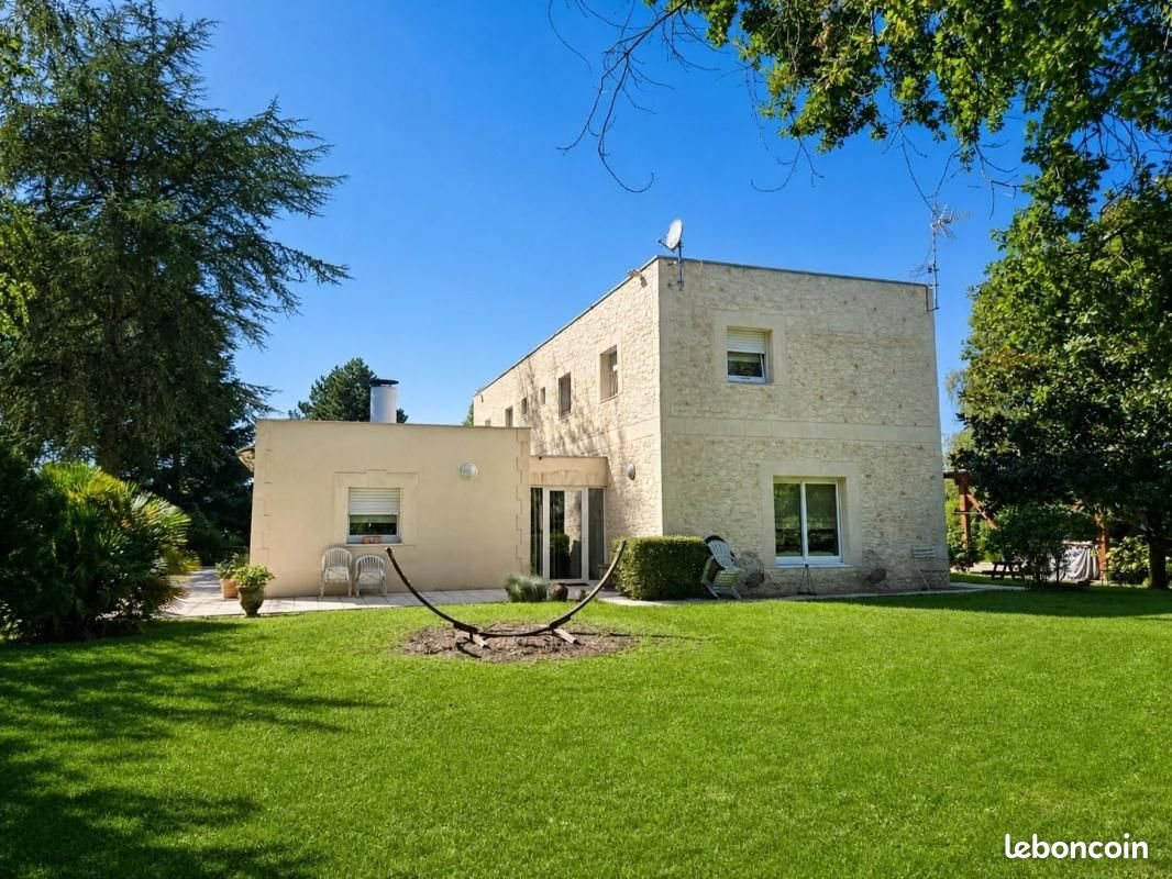 Maison à vendre, 227m², Lesparre-Médoc
