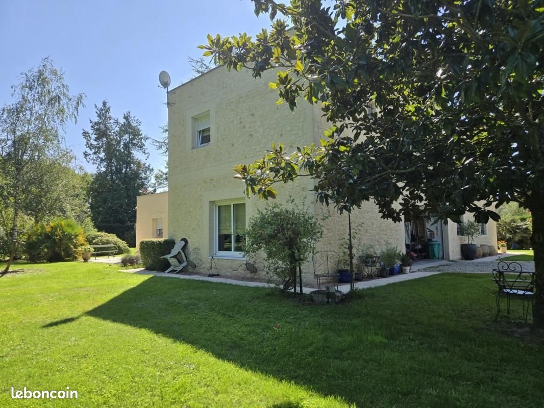 Maison à vendre, 227m², Lesparre-Médoc