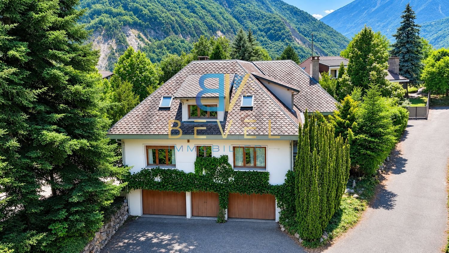 Maison à vendre, 360m², Saint-Jean-de-Maurienne