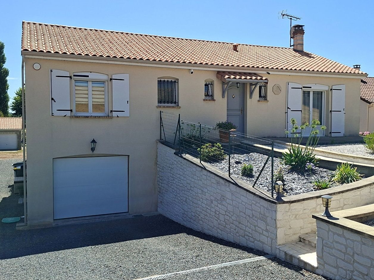 Maison à vendre, 125m², Dangé-Saint-Romain