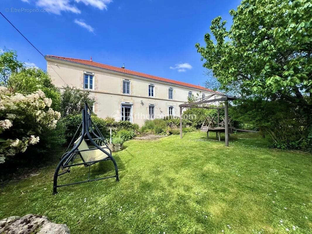 Maison à vendre, 220m², Puyrolland