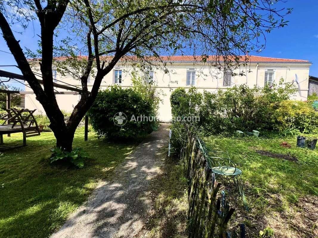 Maison à vendre, 220m², Puyrolland