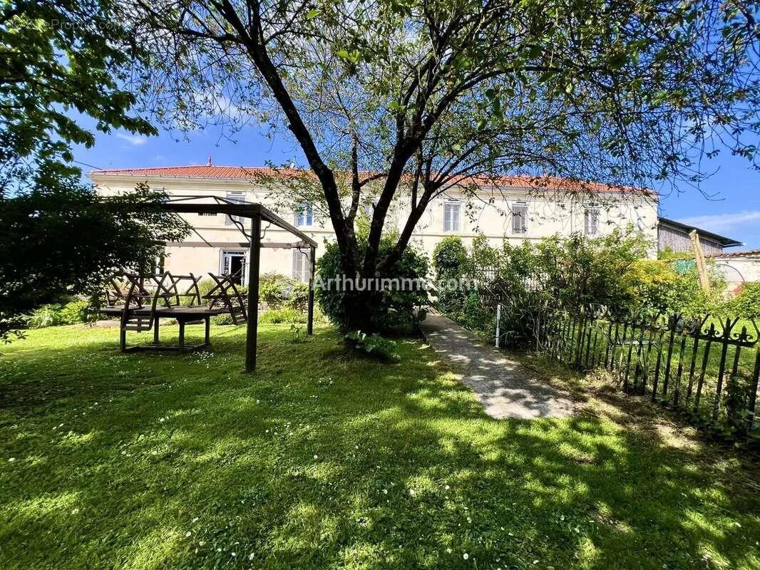 Maison à vendre, 220m², Puyrolland
