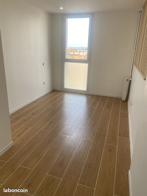 Appartement à louer, 34m², Marignane
