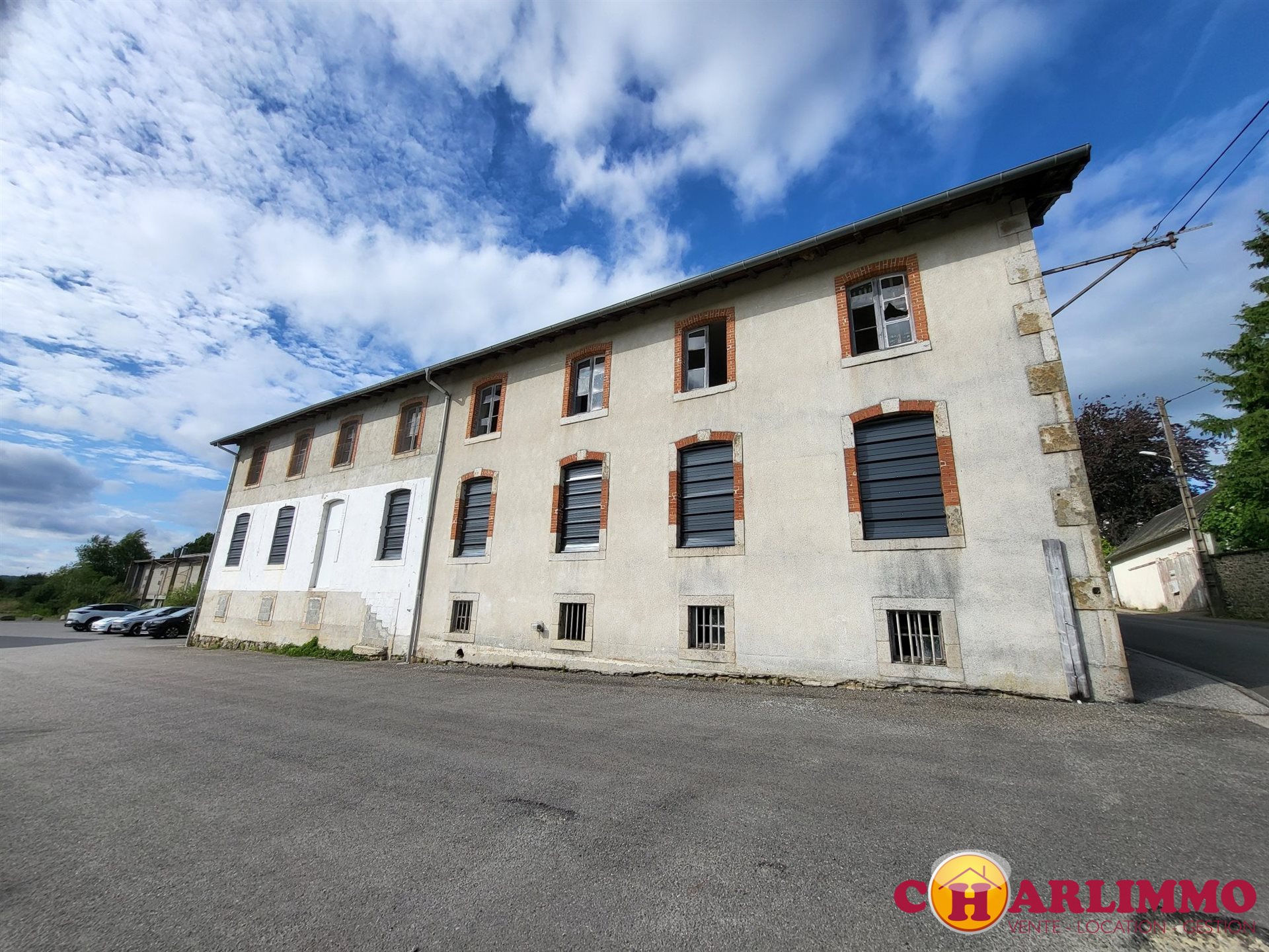 Maison à vendre, 1947m², Saint-Junien