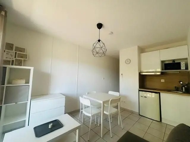 Appartement à louer, 18m², Béziers