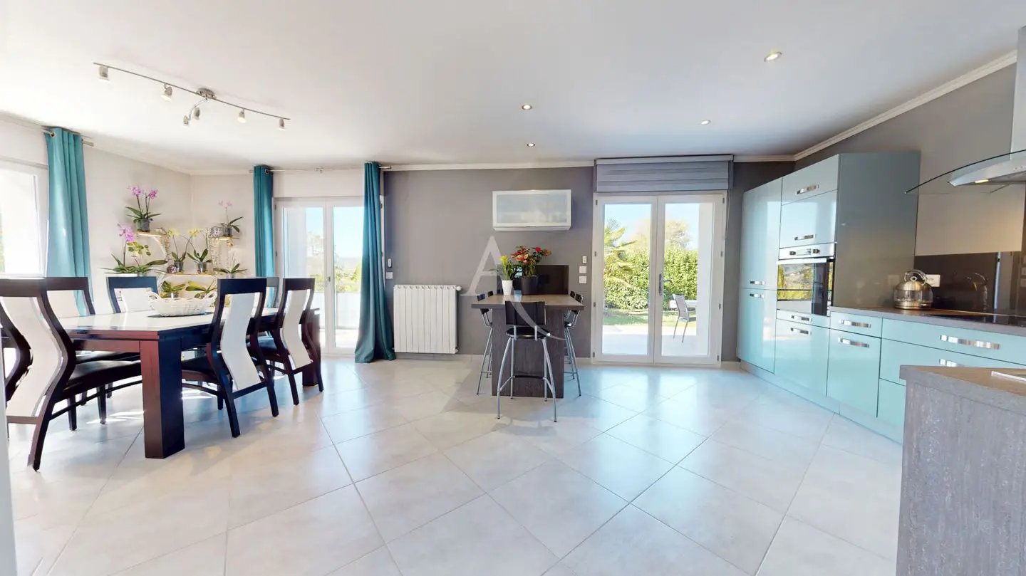 Maison à vendre, 179m², Chapeiry