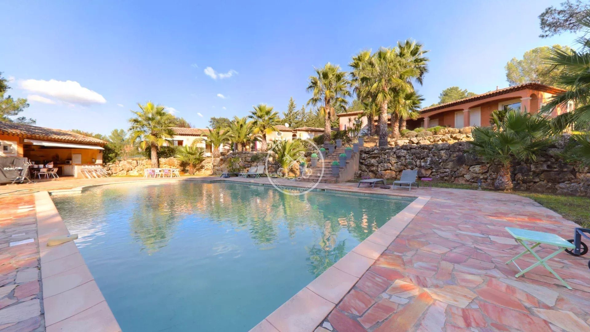 Maison à vendre, 320m², Roquebrune-sur-Argens