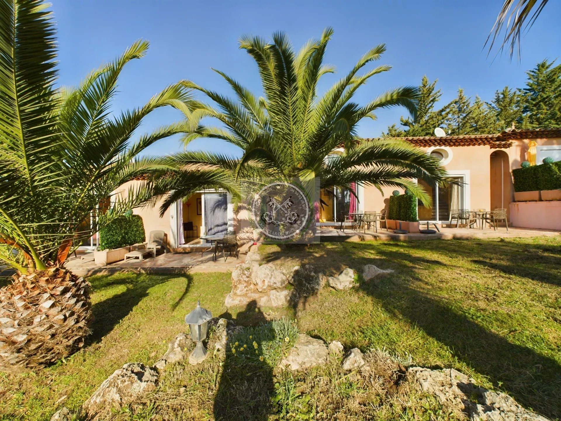 Maison à vendre, 320m², Roquebrune-sur-Argens