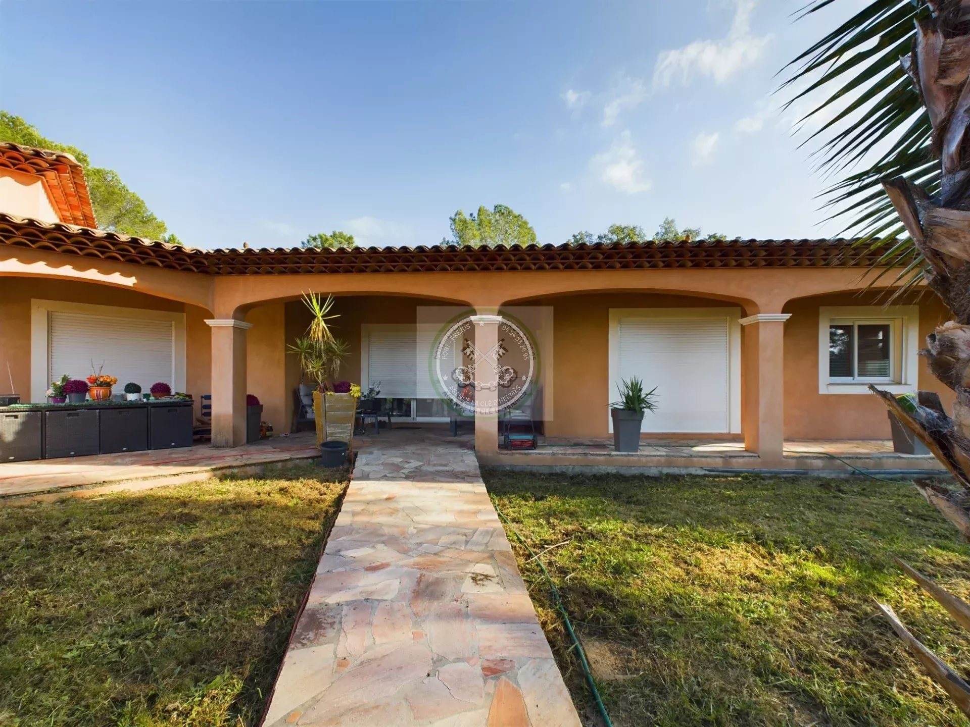 Maison à vendre, 320m², Roquebrune-sur-Argens