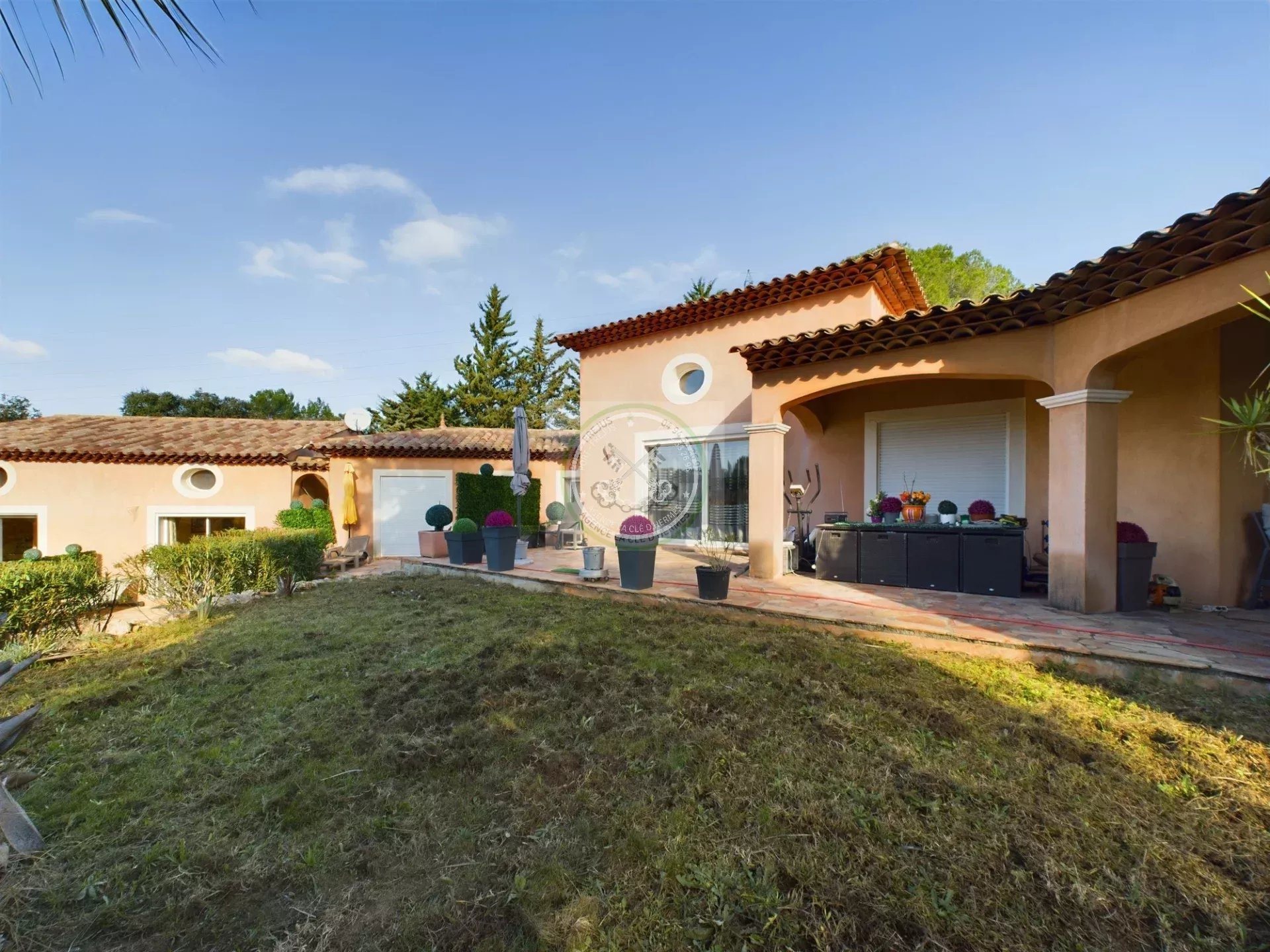 Maison à vendre, 320m², Roquebrune-sur-Argens