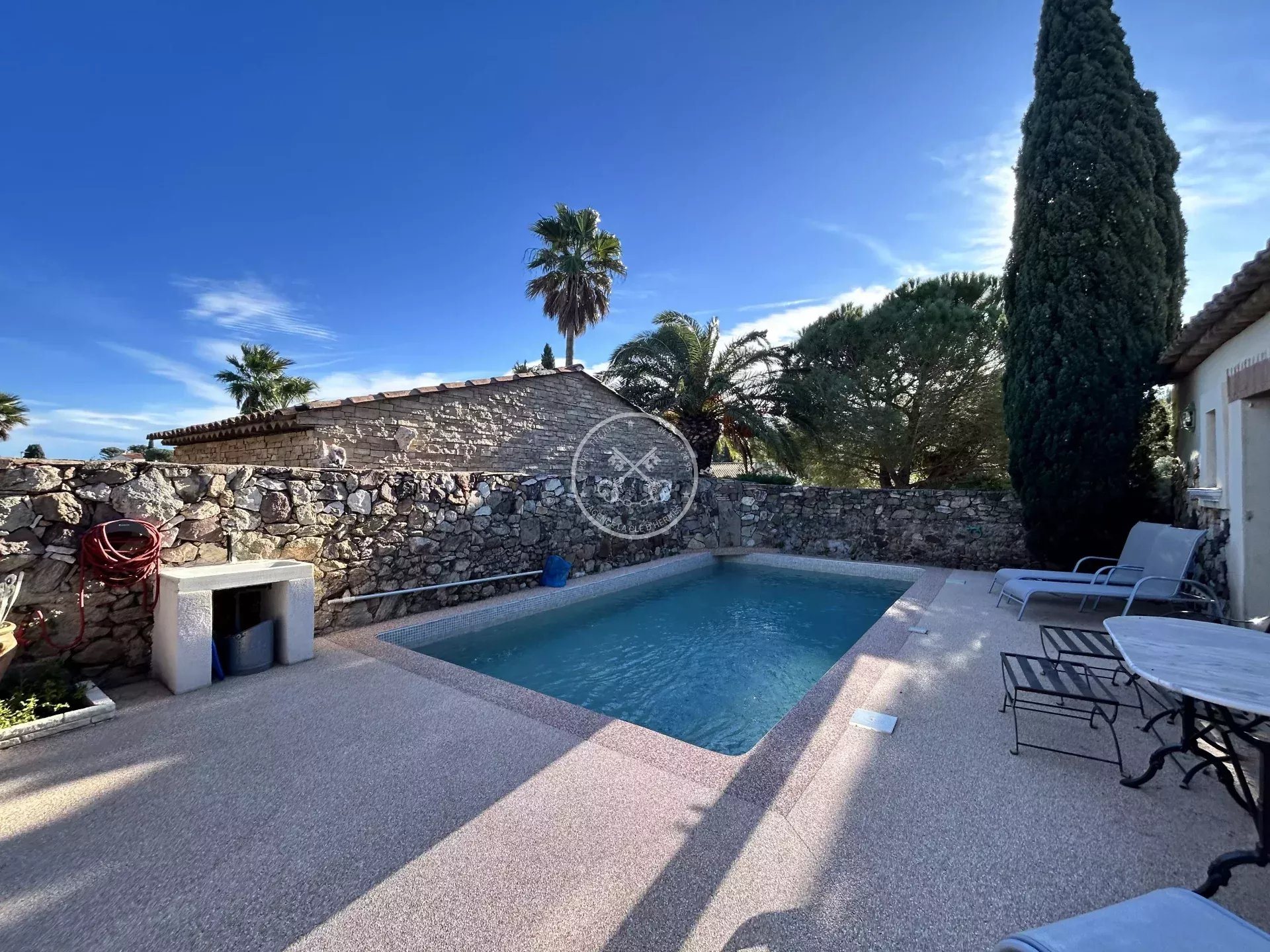 Maison à vendre, 181m², Roquebrune-sur-Argens