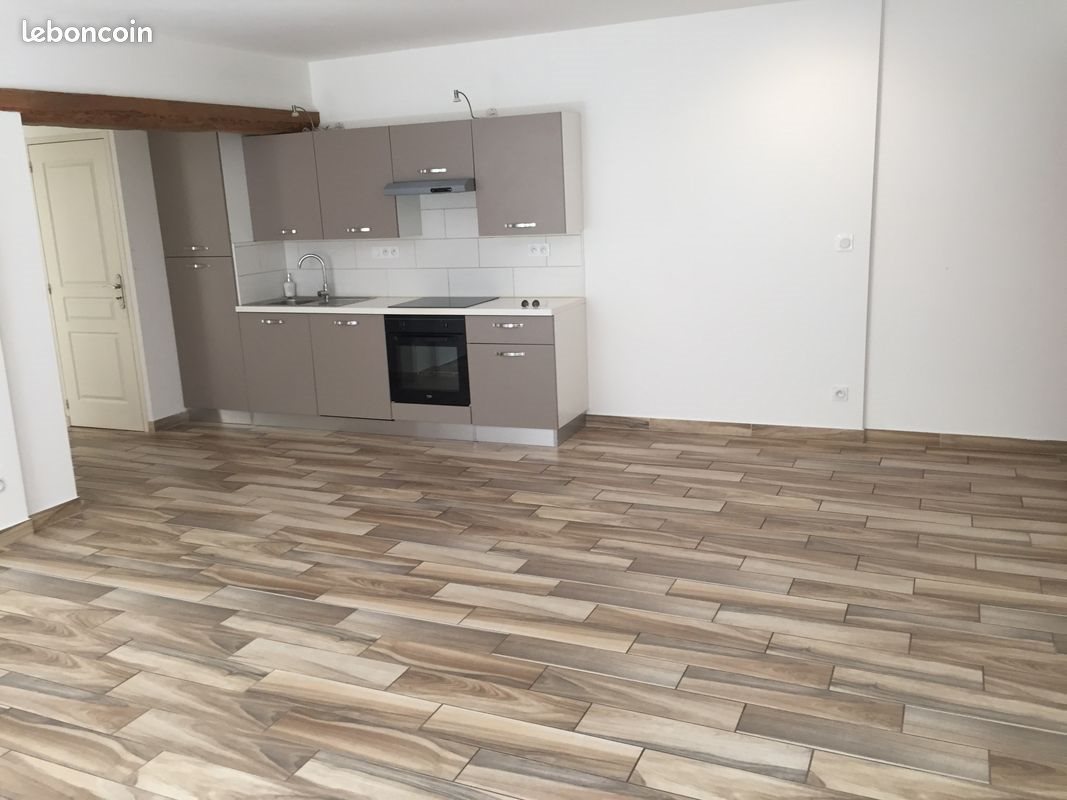 Appartement à louer, 60m², Solliès-Toucas