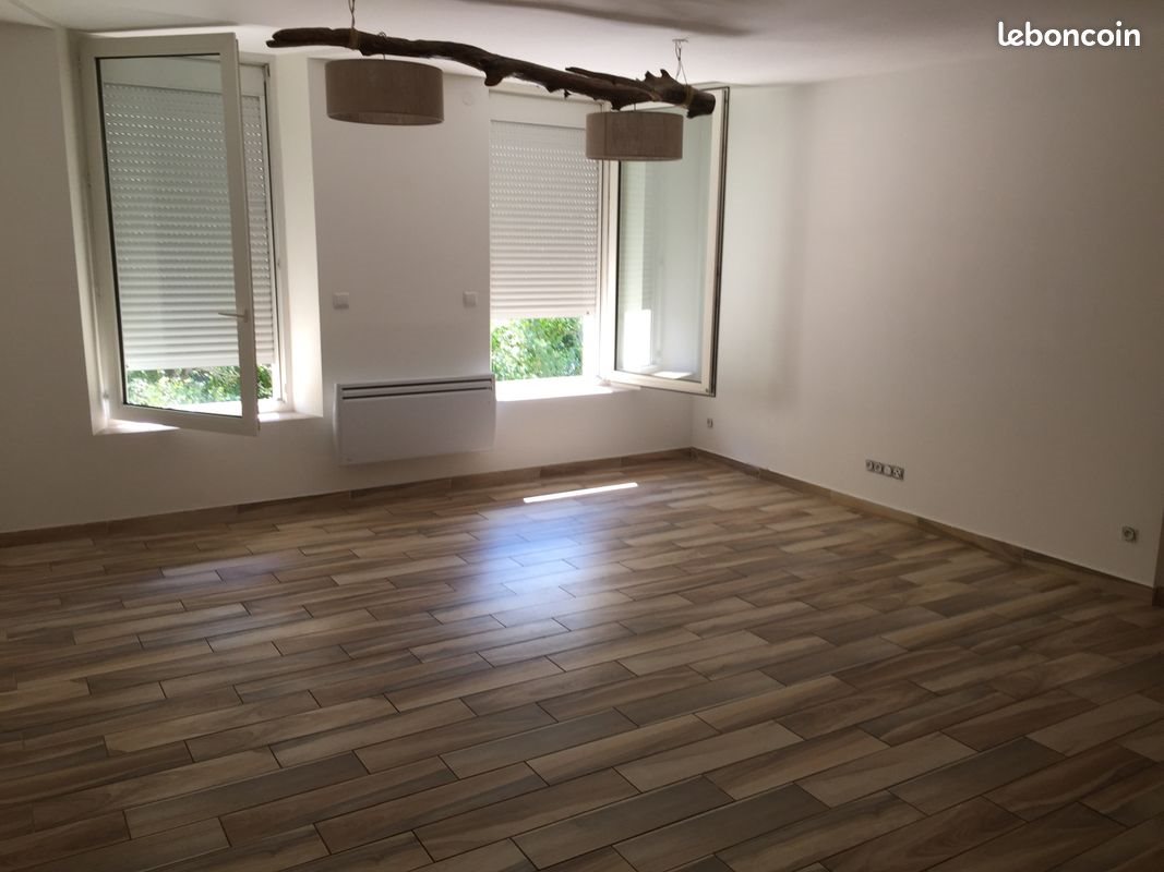 Appartement à louer, 60m², Solliès-Toucas