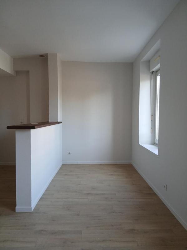 Maison à louer, 32m², Montholon