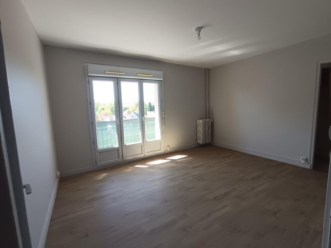 Appartement à louer, 60m², Montholon