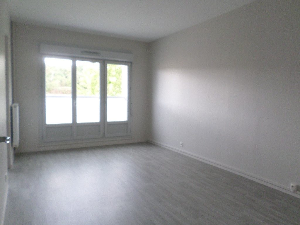 Appartement à louer, 77m², Saint-Julien-du-Sault