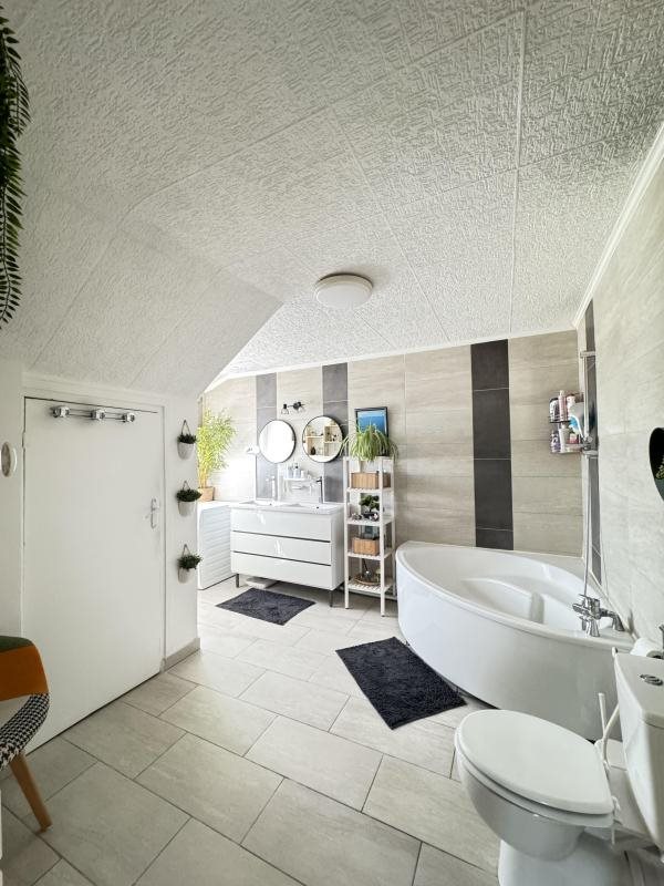 Appartement à vendre, 65m², Décines-Charpieu