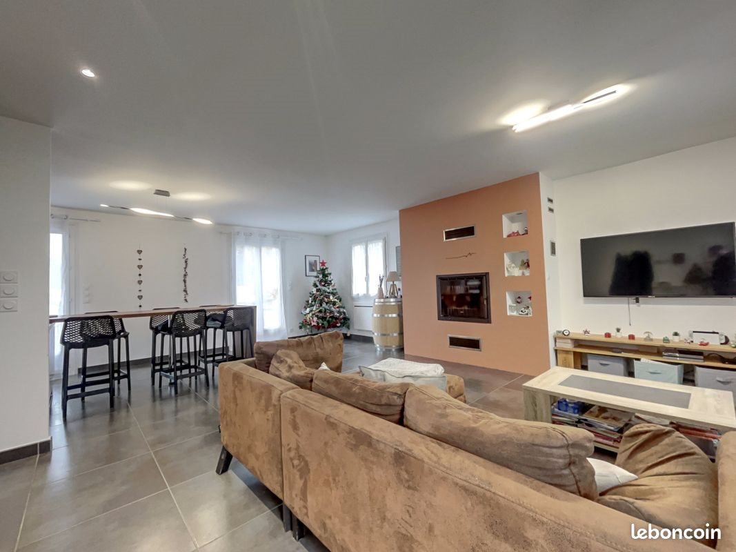 Maison à louer, 117m², Volvic