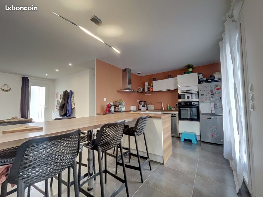 Maison à louer, 117m², Volvic