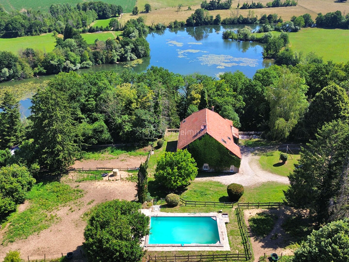 Maison à vendre, 370m², Devecey