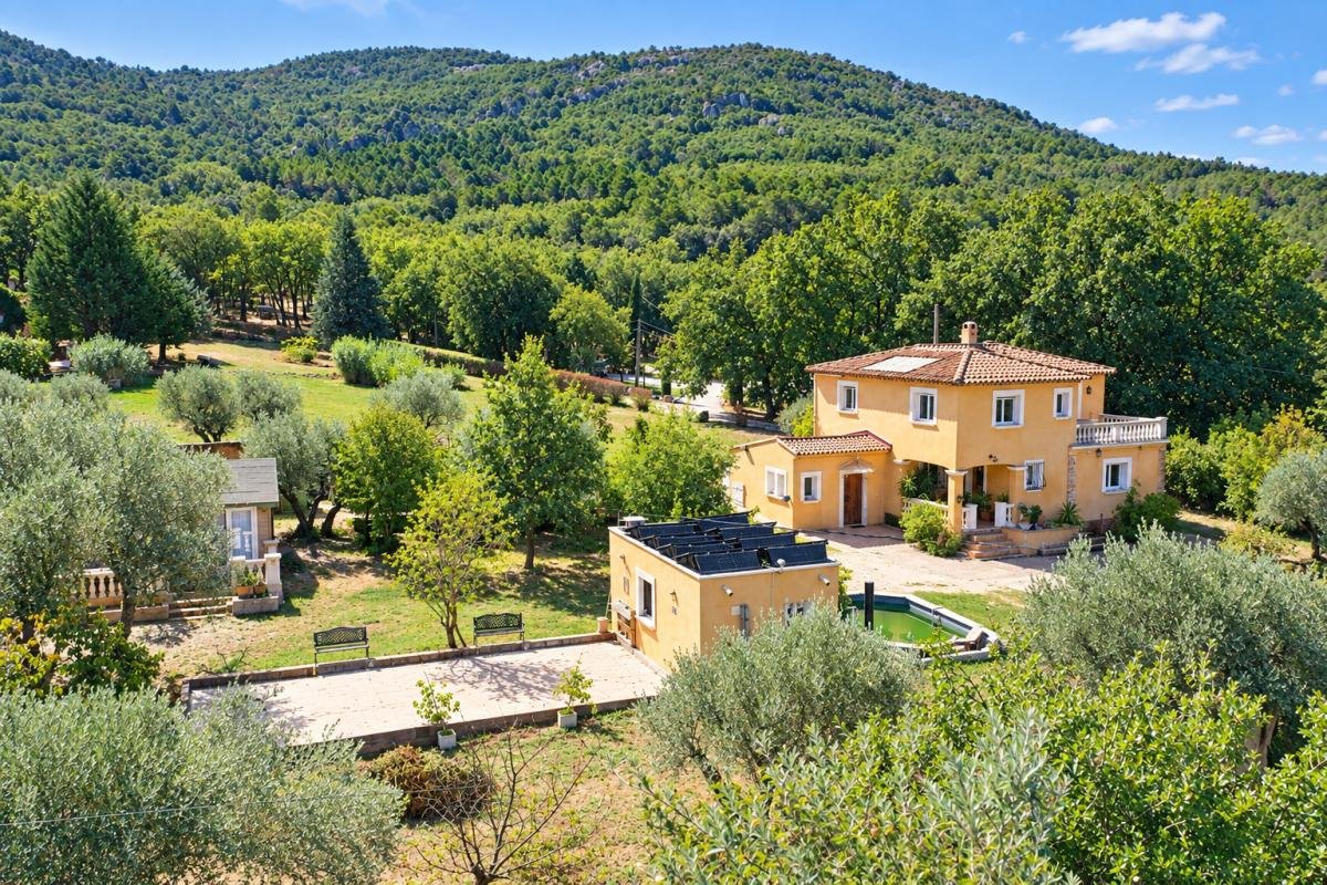 Maison à vendre, 152m², Gonfaron