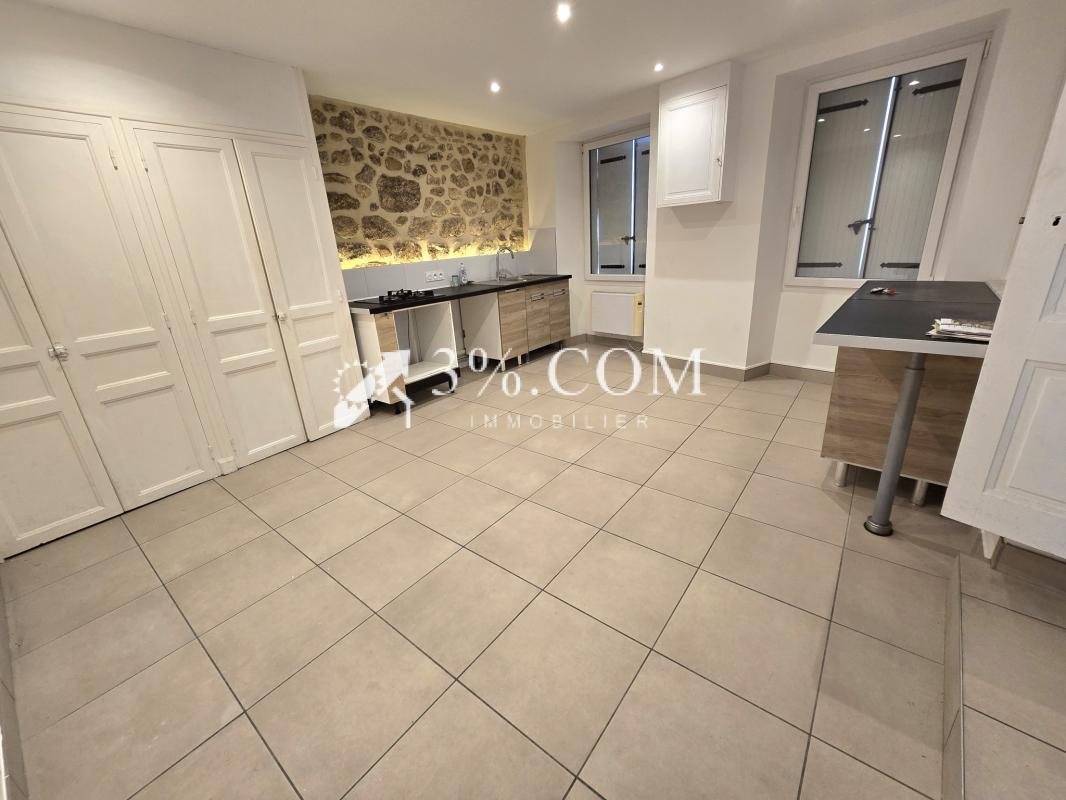 Maison à vendre, 160m², Alboussière