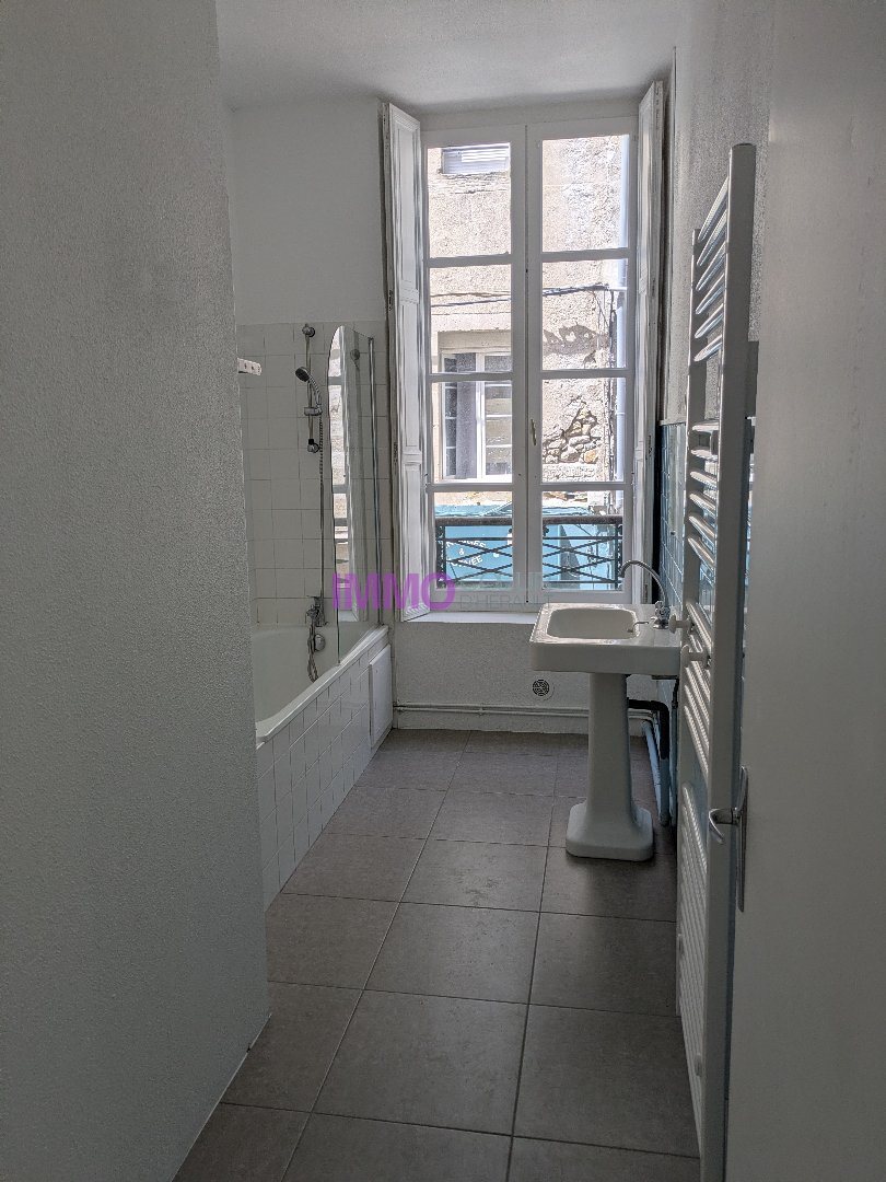 Appartement à louer, 103m², Lodève