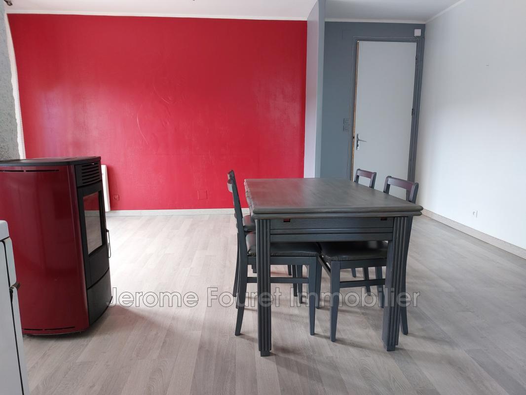 Appartement à louer, 38m², Saint-Priest-de-Gimel