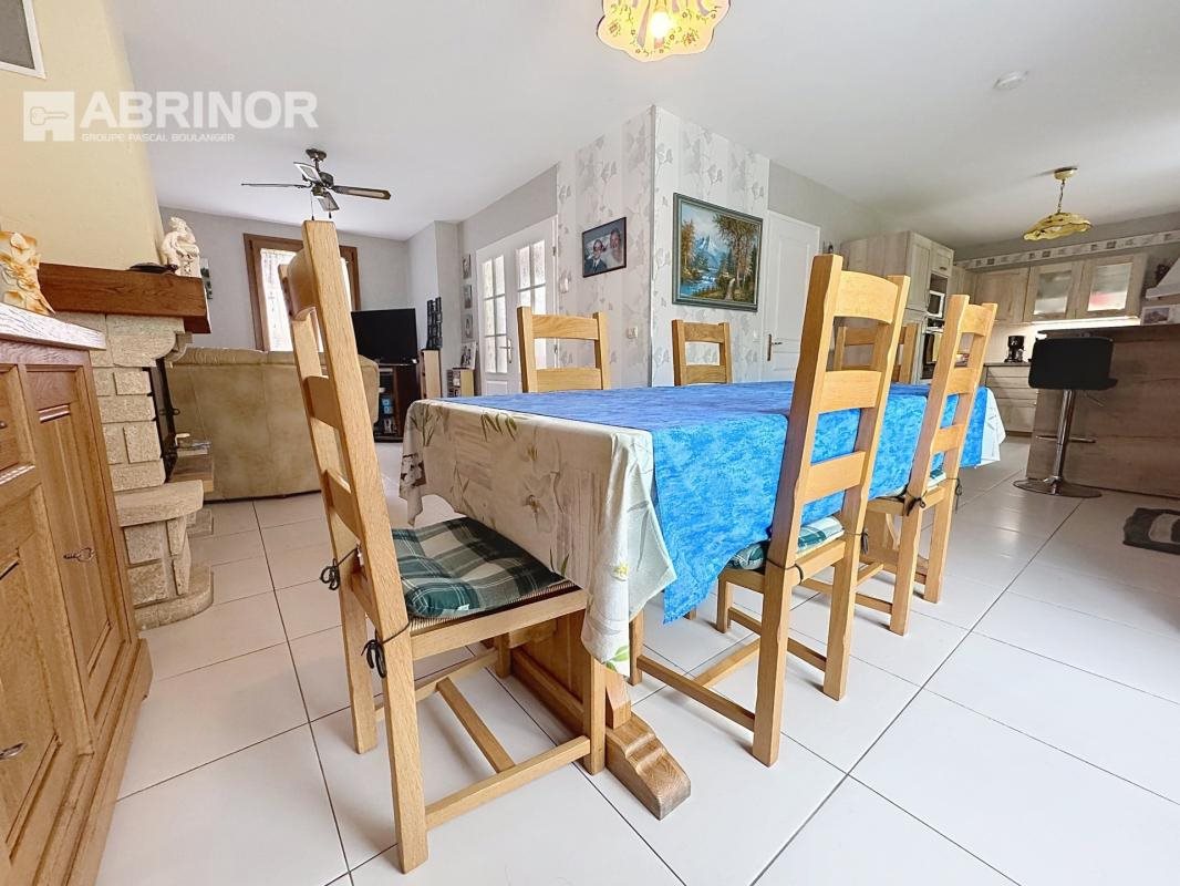 Maison à vendre, 141m², Mouchin