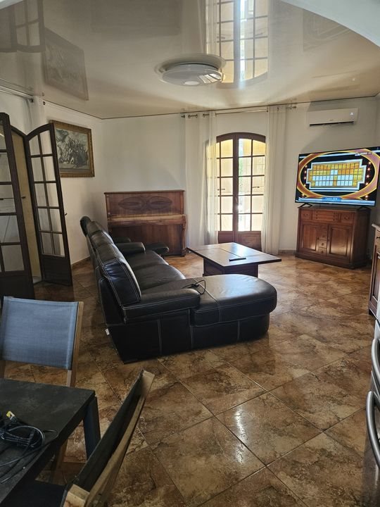 Appartement à louer, 125m², Borgo