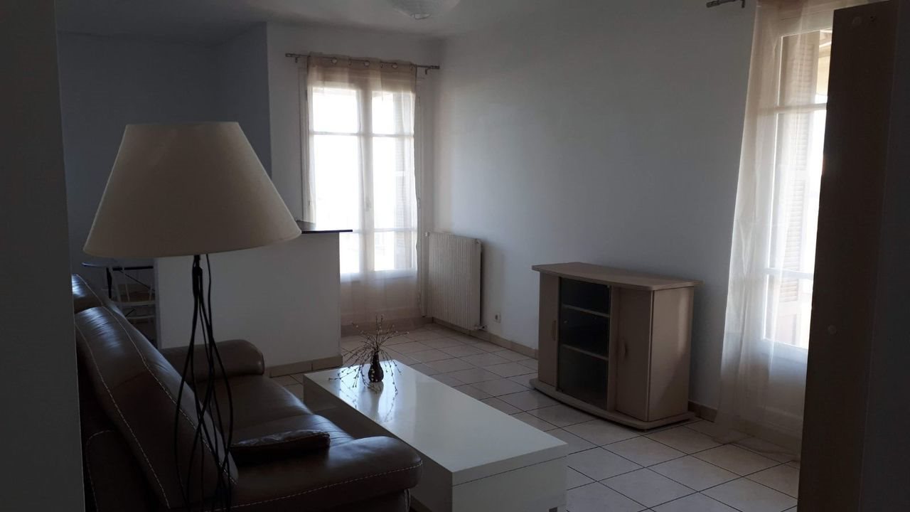 Appartement à louer, 55m², Bastia