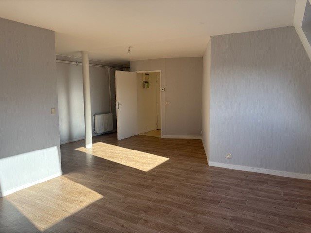 Appartement à louer, 68m², La Châtre