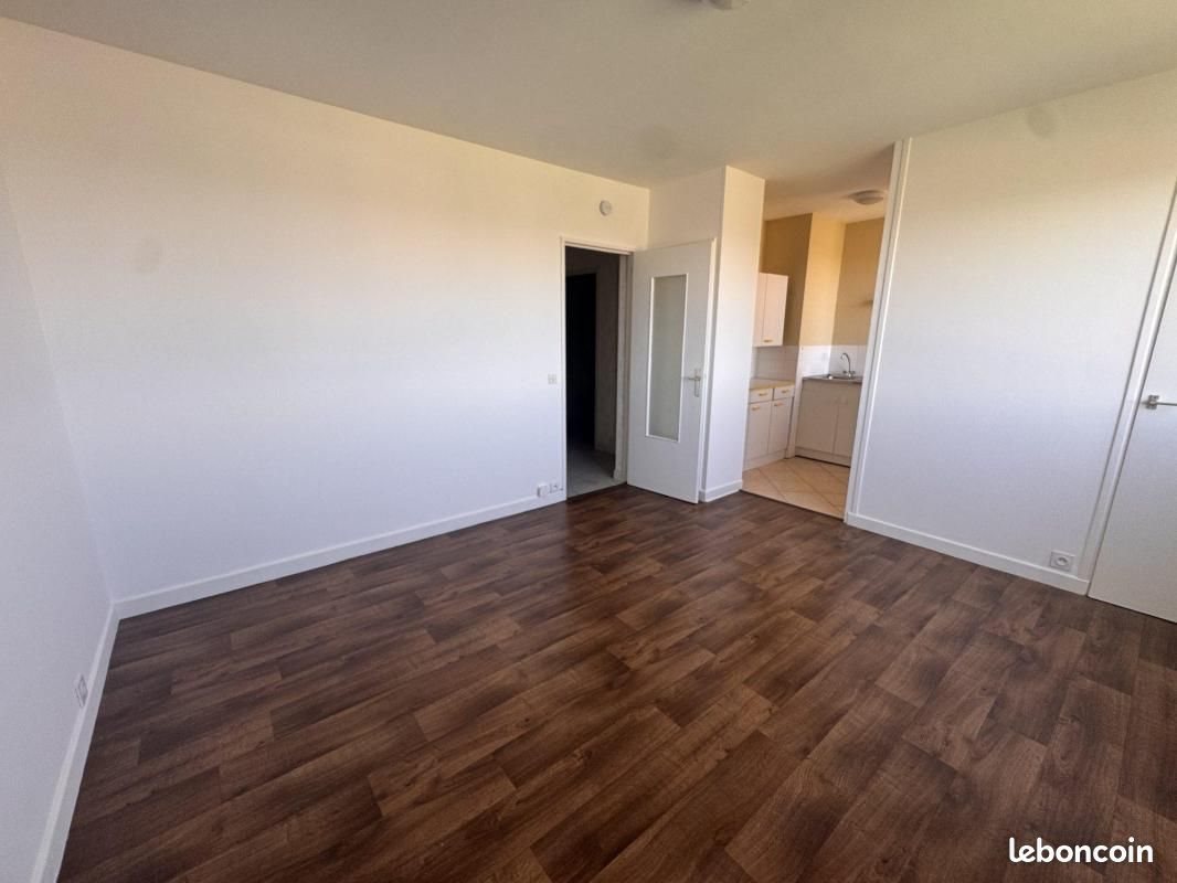 Appartement à louer, 26m², Riorges