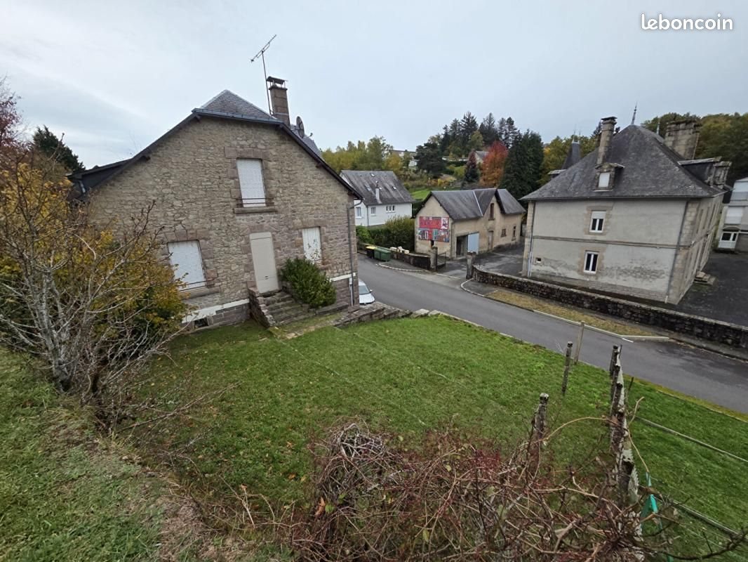 Maison à vendre, 141m², Bugeat