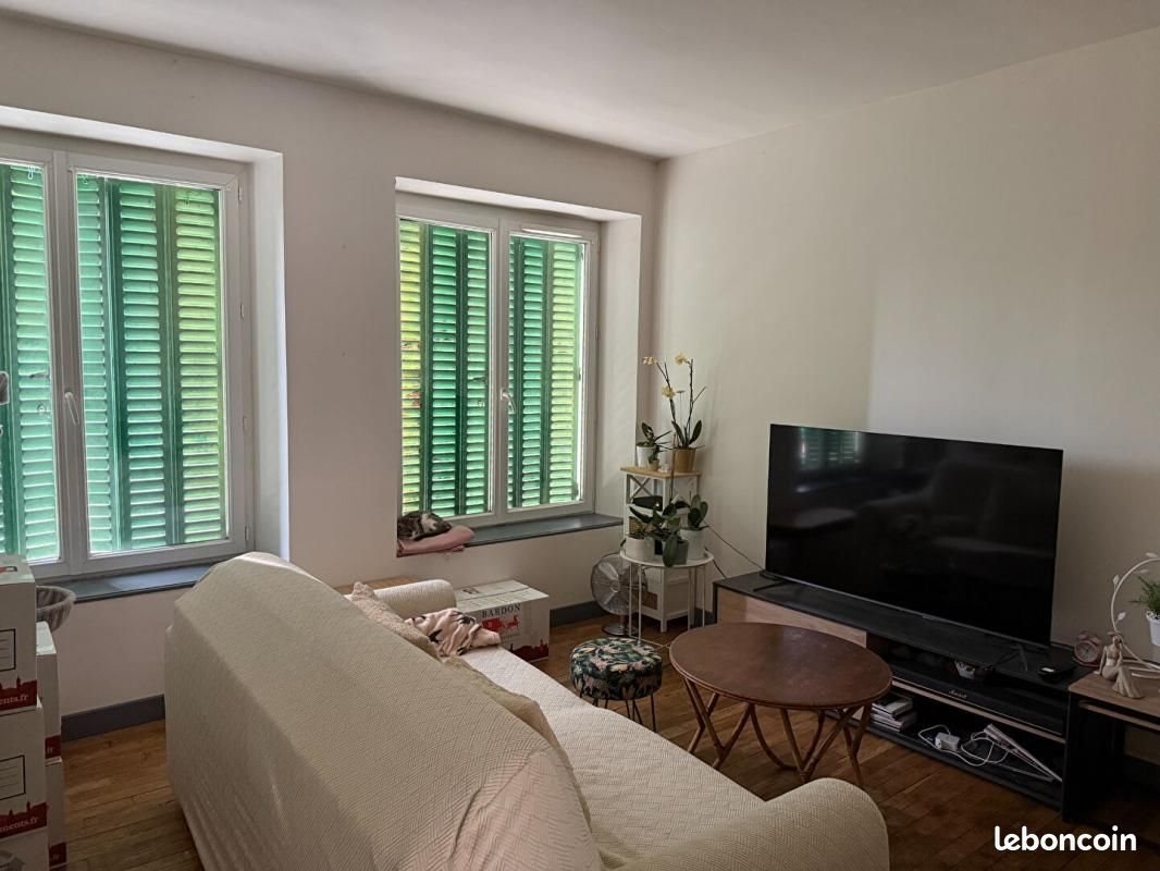 Appartement à louer, 57m², Saint-Léonard-de-Noblat