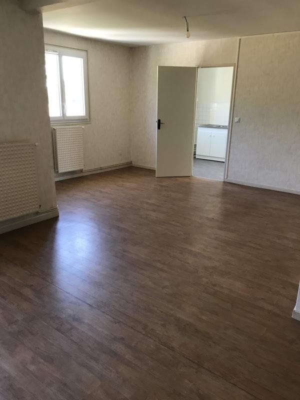 Appartement à louer, 106m², Domérat