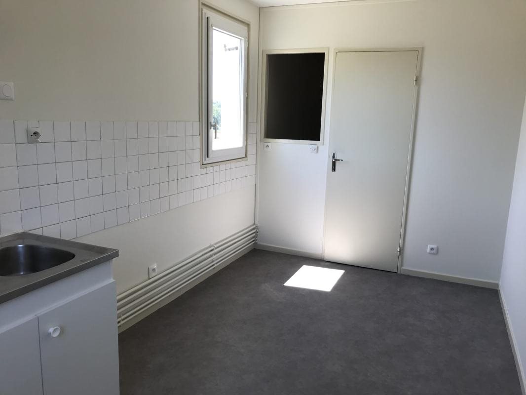 Appartement à louer, 106m², Domérat