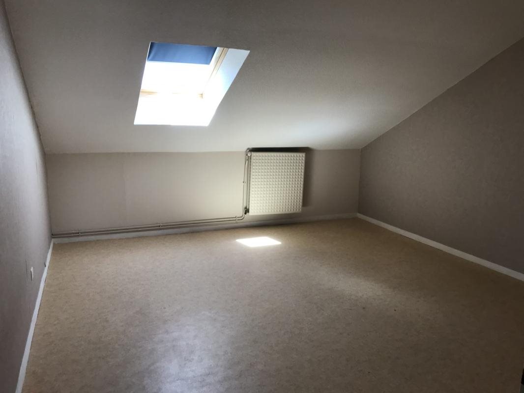 Appartement à louer, 106m², Domérat