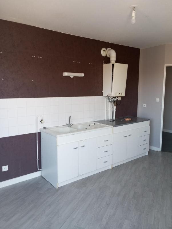 Appartement à louer, 101m², Commentry
