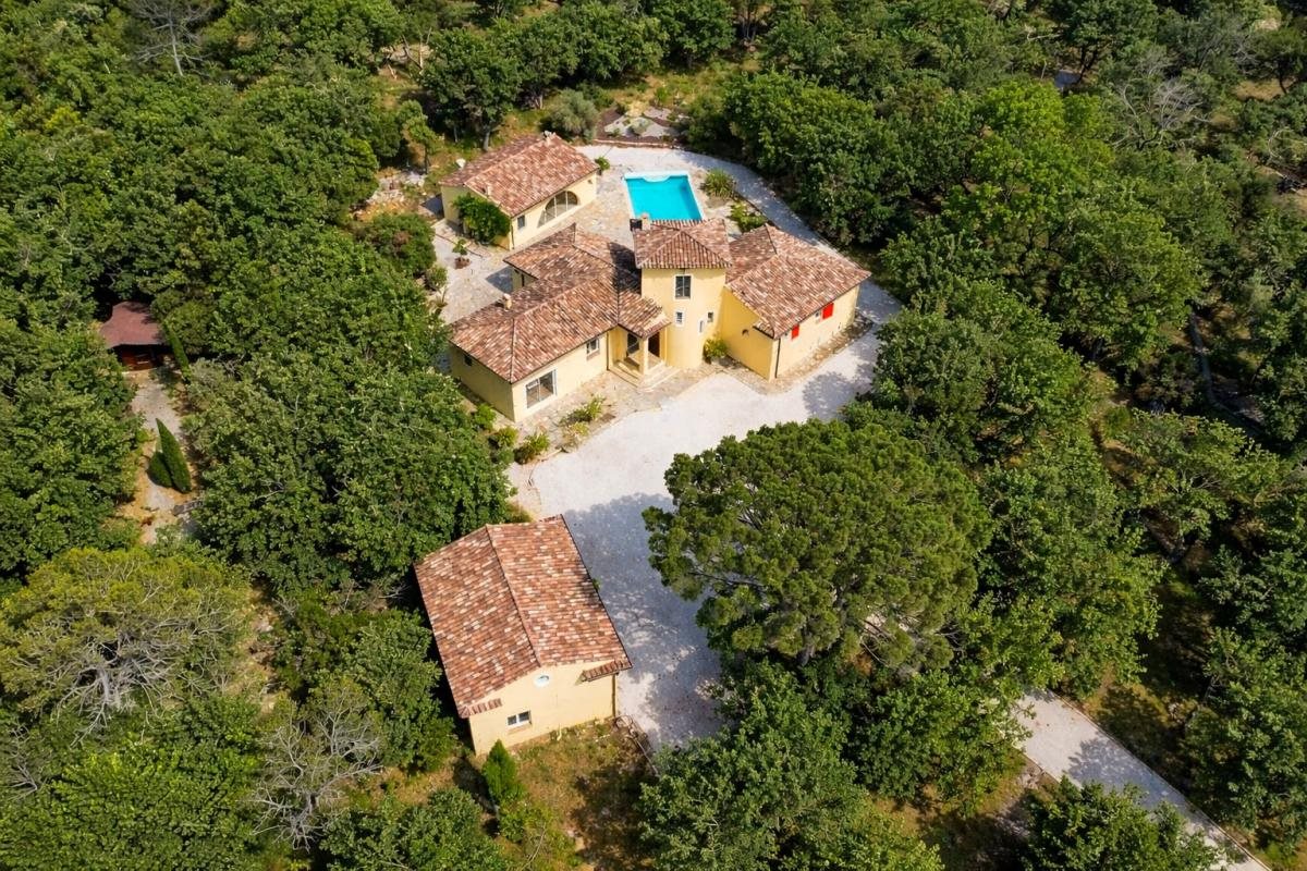 Maison à vendre, 170m², Méounes-lès-Montrieux