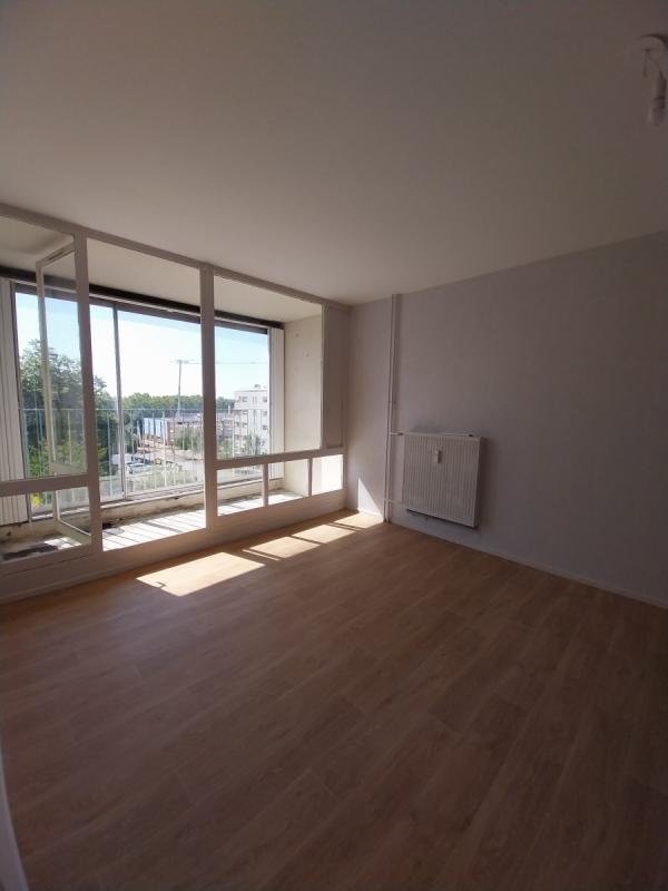 Appartement à louer, 84m², Chenôve
