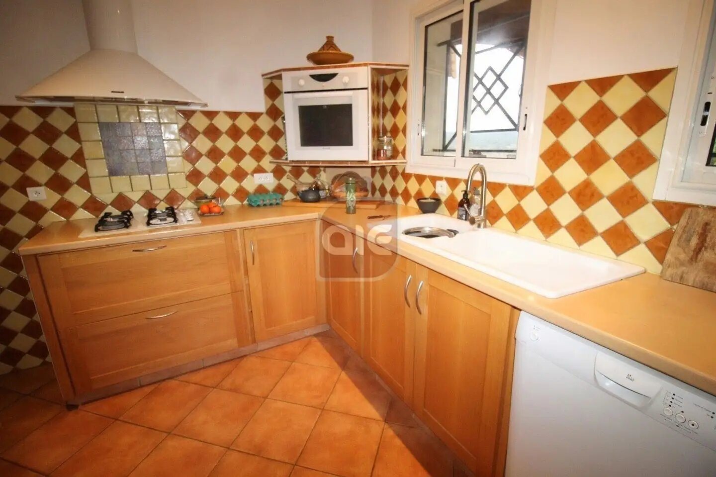 Maison à vendre, 120m², Vailhauquès
