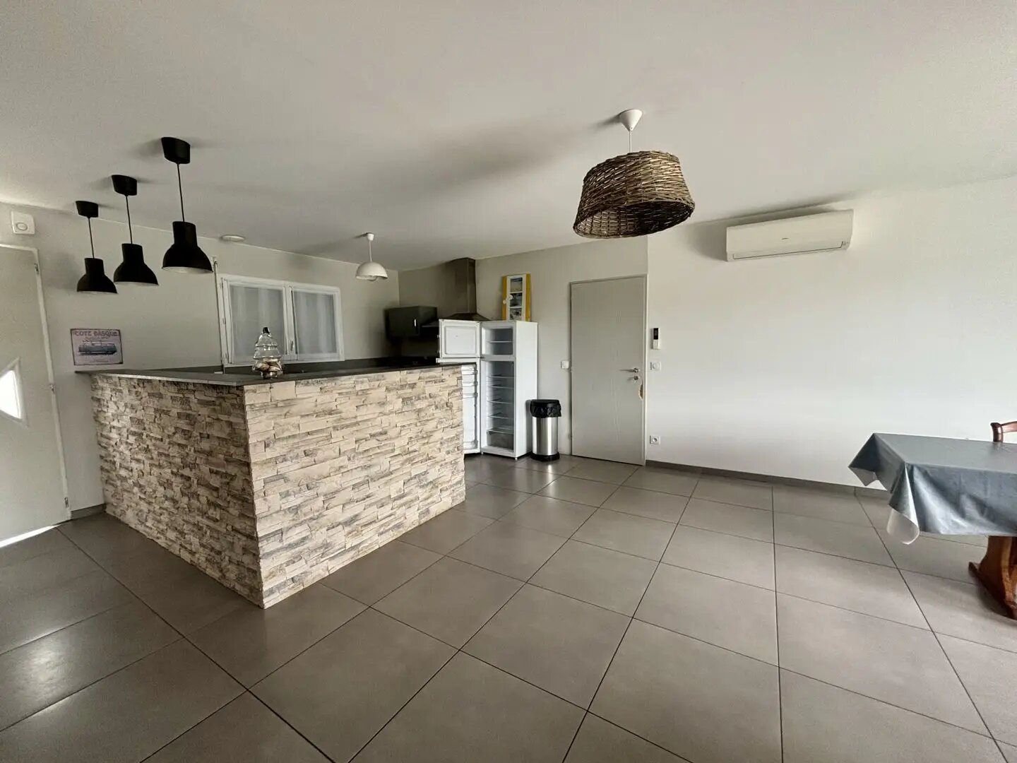 Maison à louer, 106m², Saubrigues