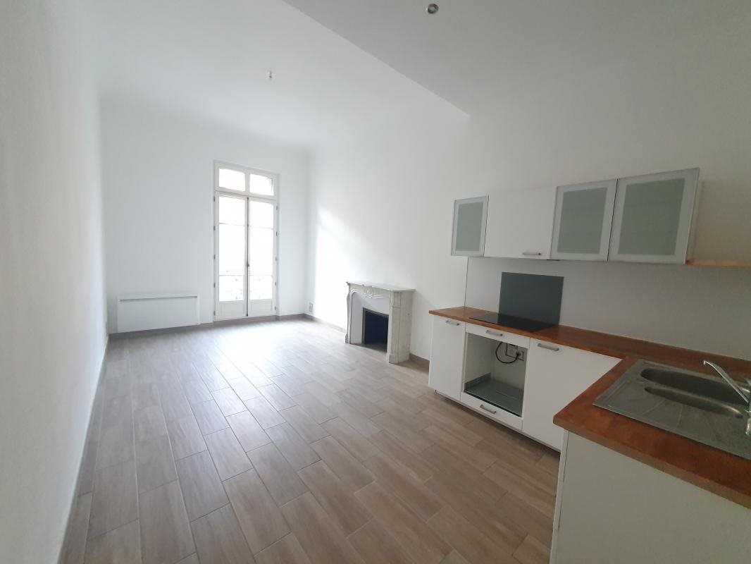Appartement à louer, 53m², Marseille 1er