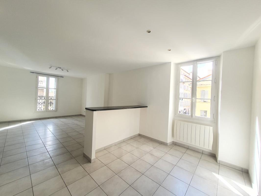 Appartement à louer, 69m², Marseille 2ème